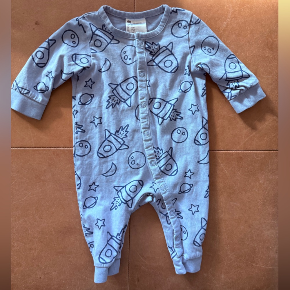 💙$5 FLASH SALE💙 H&M Coverall 3M